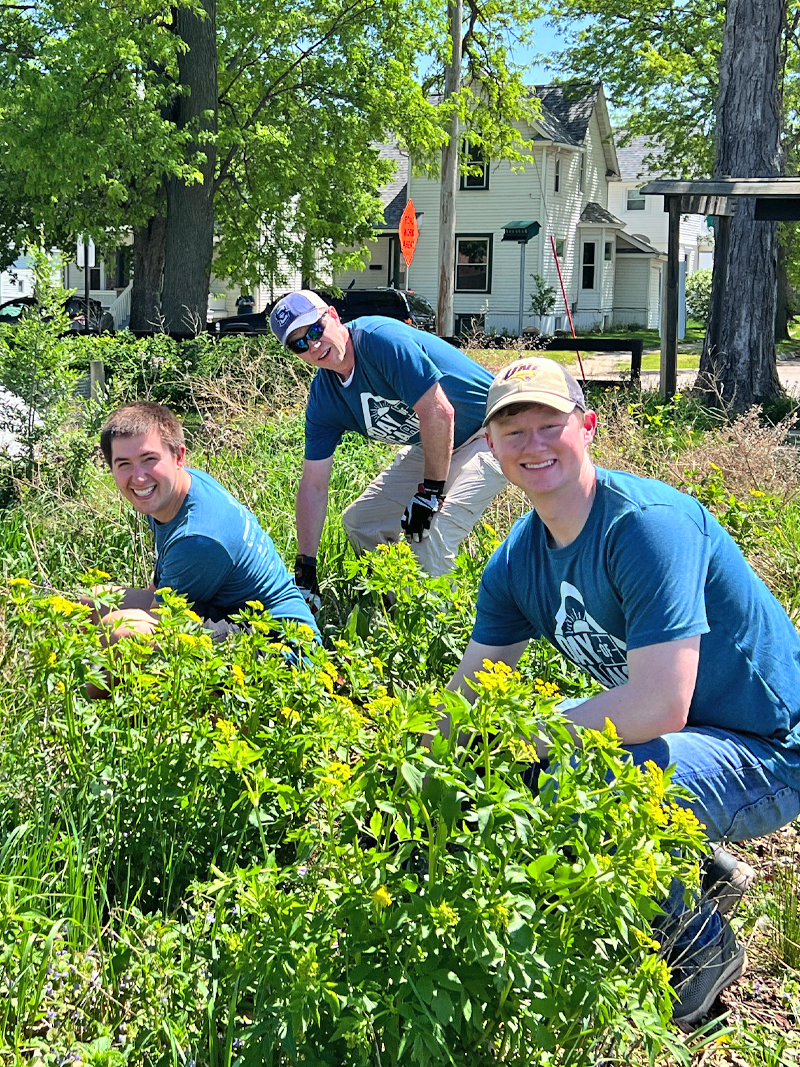 volunteers working
