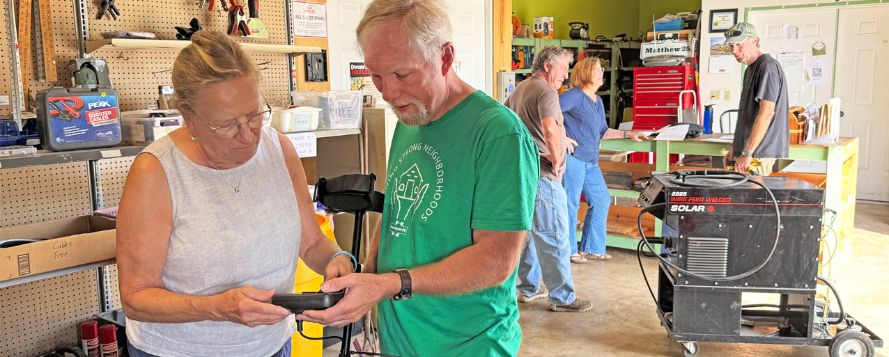 tool library volunteers
